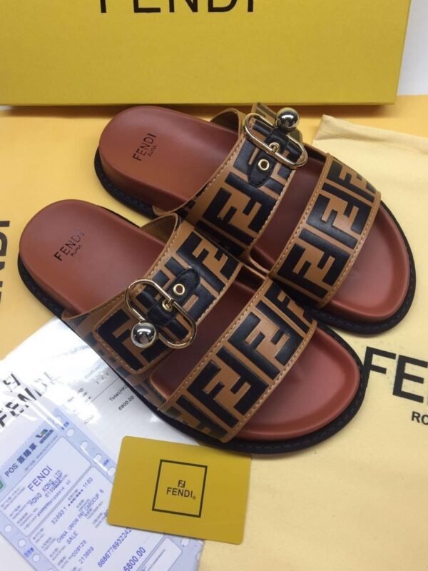 Sandale Fendi