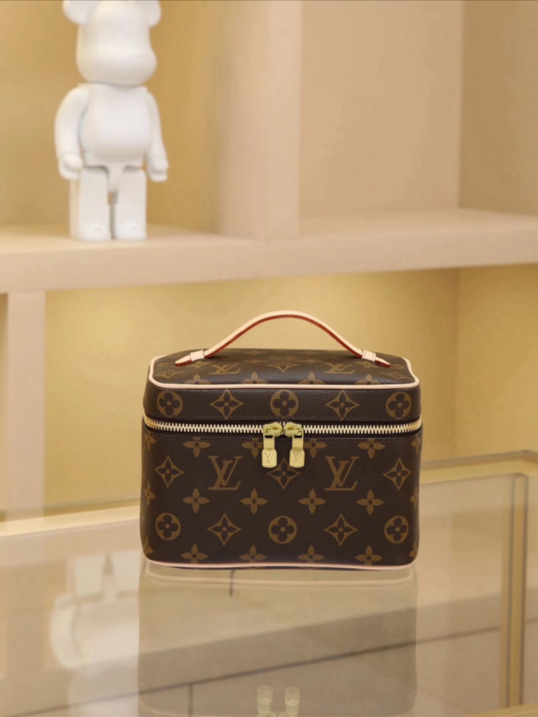 Vanity Louis Vuitton