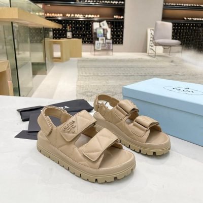 3b7072db-cfbc-42f3-b77f-337c63e77bd2